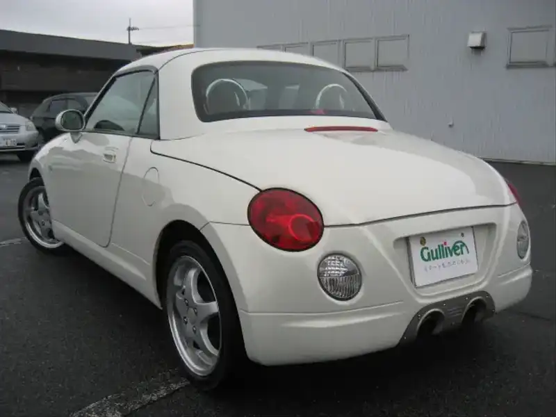 カタログ画像：コペン（COPEN） タンレザーエディション 2004年6月 ABA-L880K 660cc ホワイト 燃費15.2km / l  バック