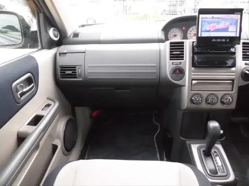 カタログ画像：エクストレイル（X-TRAIL） ライダー ステージ２ 2006年11月 CBA-T30 2000cc スーパーブラック 内装