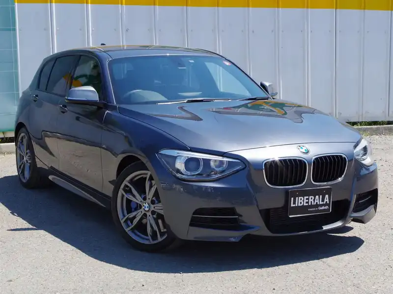 10080148 | カタログ画像：１シリーズ（1 SERIES） Ｍ１３５ｉ 2012年8月 DBA-1B30 3000cc ミネラル・グレー（メタリック・カラー） メイン