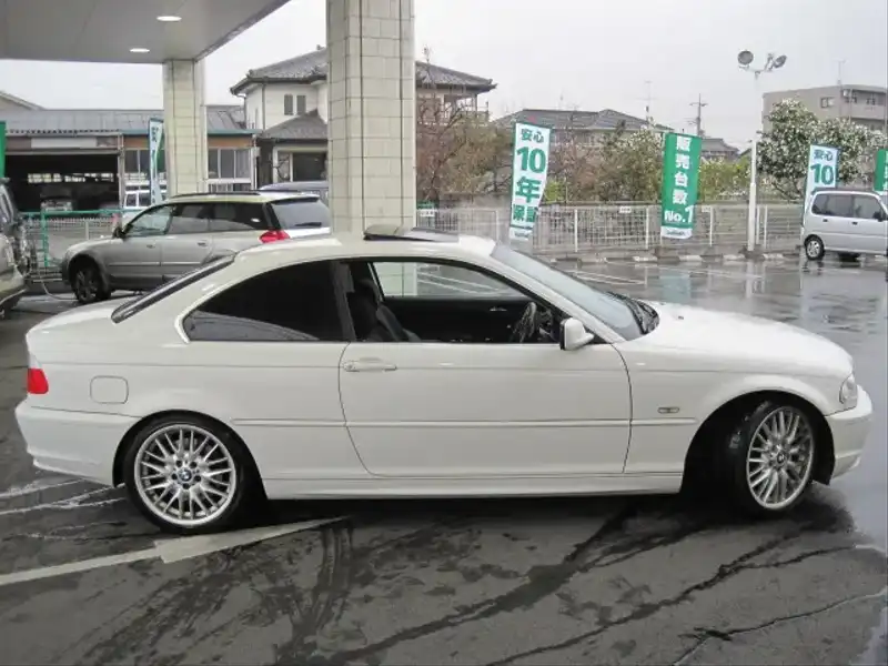 カタログ画像：３シリーズ（3 SERIES） ３３０Ｃｉ Ｍスポーツパッケージ 2000年8月 GH-AV30 3000cc 燃費9.2km / l  外装