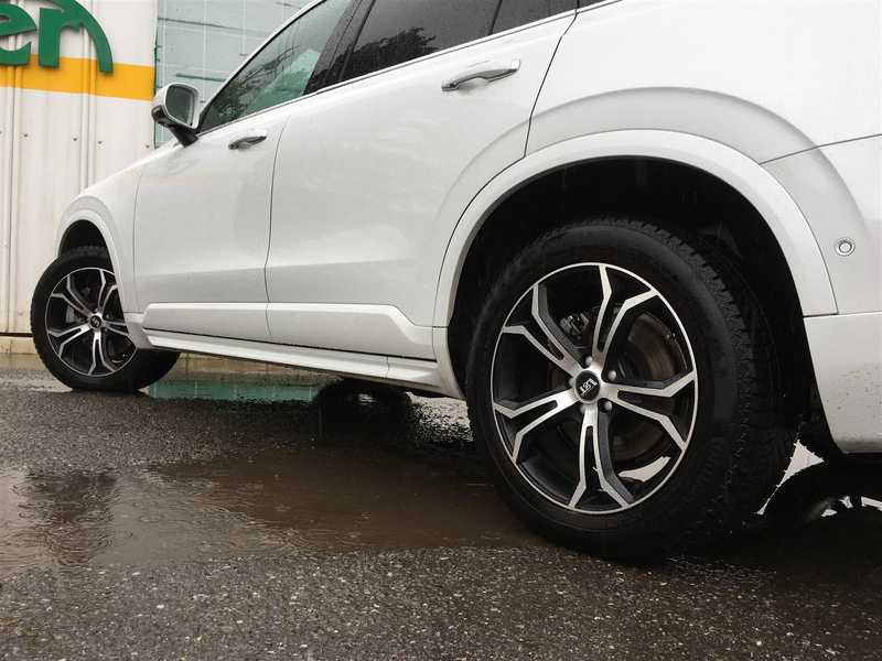 カタログ画像：ＸＣ９０（XC90） Ｔ８ ツインエンジン ＡＷＤ エクセレンス 2018年8月 DLA-LB420XCPA 2000cc アイスホワイト 燃費13.7km / l タイヤ