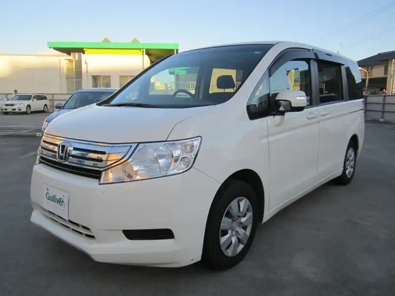 カタログ画像：ステップワゴン（STEPWAGON） Ｌ 2011年8月 DBA-RK1 2000cc プレミアムホワイト・パール 燃費13.4km / l 外装