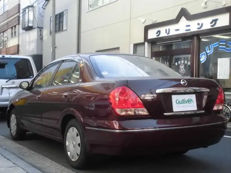 カタログ画像：ブルーバードシルフィ（BLUEBIRD SYLPHY） １５ｉ 2003年2月 UA-FG10 1500cc ボルドーレッド（Ｐ） 燃費16.0km / l  バック