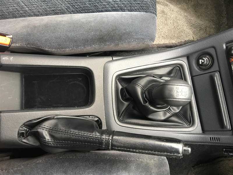 カタログ画像：スカイライン（SKYLINE） ＧＴＳ－４ 1992年11月 E-HNR32 2000cc ガングレー（Ｍ） 燃費7.0km / l  内装
