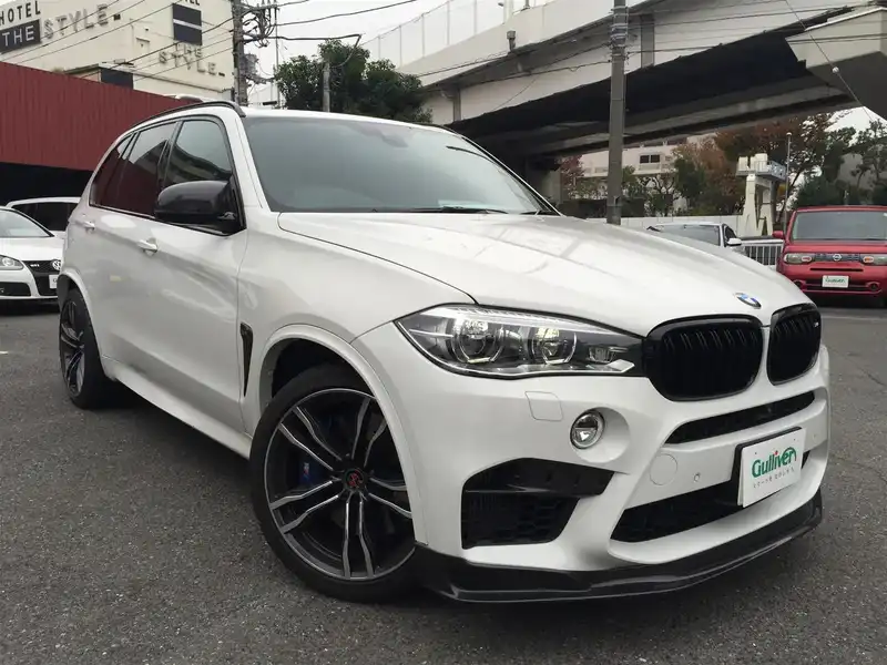 カタログ画像：Ｘ５ Ｍ（X5 M） ベースグレード 2015年7月 ABA-KT44 4400cc アルピン・ホワイトⅢ（ソリッド・カラー）orミネラル・ホワイト（メタリック・カラー） メイン