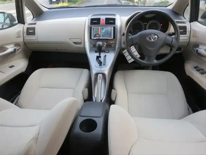 カタログ画像：オーリス（AURIS） １５０Ｘ Ｍパッケージ 2009年10月 DBA-NZE154H 1500cc ブラックマイカ 燃費15.4km / l  内装