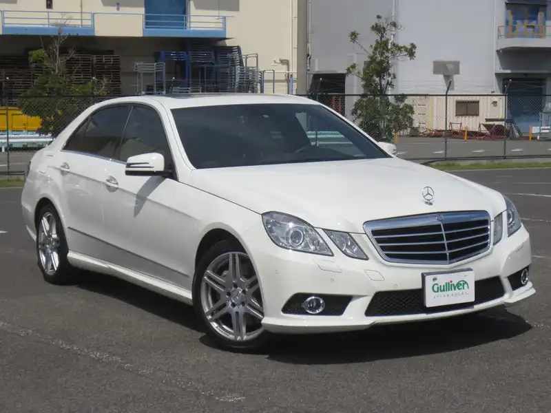 カタログ画像：Ｅクラス（E-CLASS） Ｅ５５０ アバンギャルド 2009年5月 CBA-212072 5500cc カルサイトホワイト（Ｓ） 燃費7.8km / l  メイン