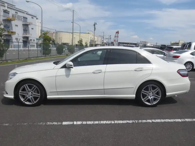 カタログ画像：Ｅクラス（E-CLASS） Ｅ５５０ アバンギャルド 2009年5月 CBA-212072 5500cc カルサイトホワイト（Ｓ） 燃費7.8km / l  外装