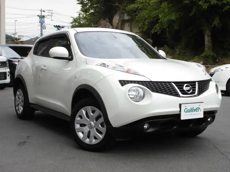 カタログ画像：ジューク（JUKE） １５ＲＸ タイプＶ 2011年5月 DBA-YF15 1500cc ホワイトパール（３Ｐ） 燃費17.2km / l メイン