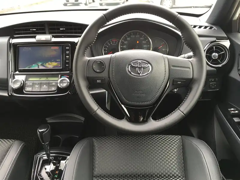 カタログ画像：カローラフィールダー（COROLLA FIELDER） １．５Ｇ ダブルバイビー 2015年4月 DBA-NZE164G 1500cc ホワイトパールクリスタルシャイン 燃費16.0km / l 内装