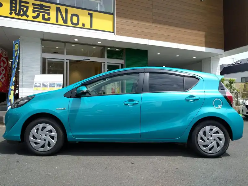 カタログ画像：アクア（AQUA） Ｓ 2017年6月 DAA-NHP10 1500cc クリアエメラルドパールクリスタルシャイン 燃費34.4km / l 外装