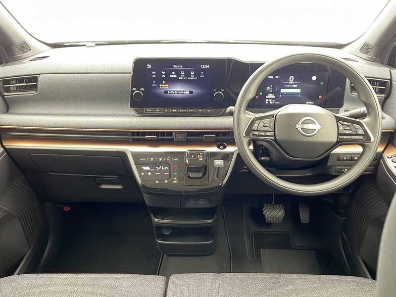 カタログ画像：サクラ（SAKURA） Ｘ 2024年6月 ZAA-B6AW チタニウムグレー（Ｍ）/ブラック（Ｐ）2トーン 内装