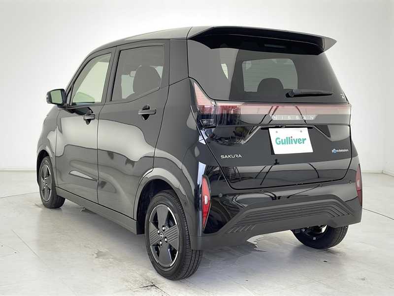 カタログ画像：サクラ（SAKURA） Ｘ 2024年6月 ZAA-B6AW チタニウムグレー（Ｍ）/ブラック（Ｐ）2トーン バック