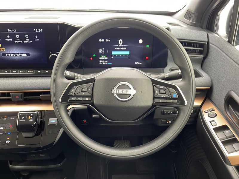 カタログ画像：サクラ（SAKURA） Ｘ 2024年6月 ZAA-B6AW チタニウムグレー（Ｍ）/ブラック（Ｐ）2トーン 内装