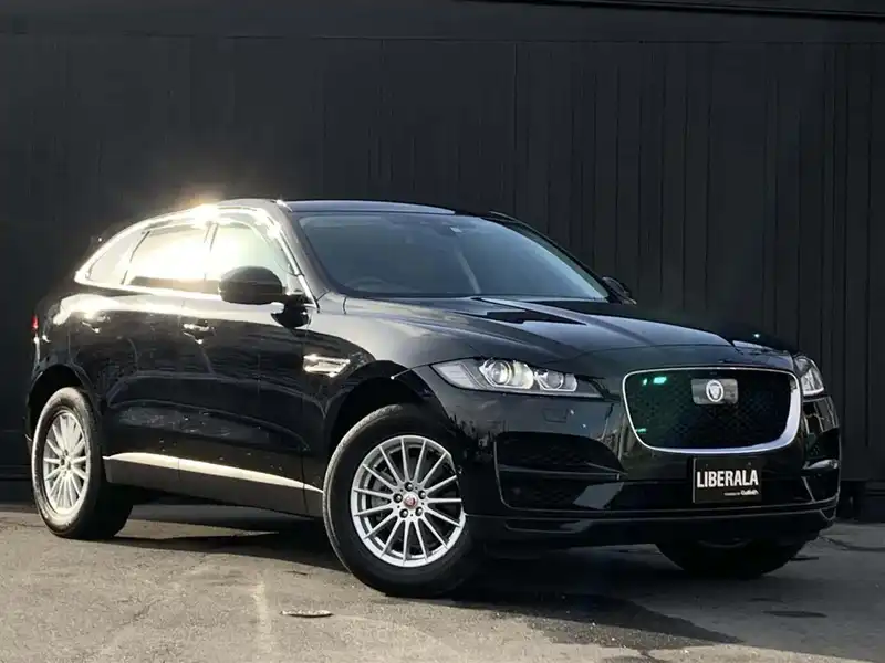 カタログ画像：Ｆペイス（F-PACE） トロフィーエディション 2017年6月 LDA-DC2NA 2000cc エボニーブラック 燃費15.8km / l メイン