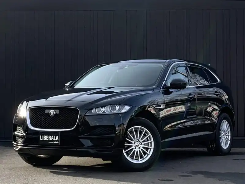 カタログ画像：Ｆペイス（F-PACE） トロフィーエディション 2017年6月 LDA-DC2NA 2000cc エボニーブラック 燃費15.8km / l フロント