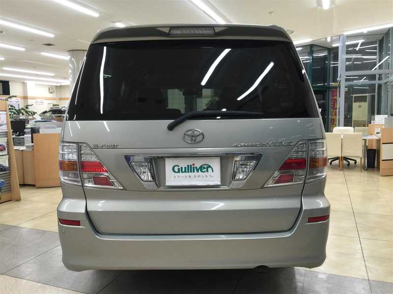 カタログ画像：アルファードハイブリッド（ALPHARD HYBRID） Ｇエディション 2006年6月 DAA-ATH10W 2400cc ライトオリーブマイカメタリック 燃費17.2km / l  バック