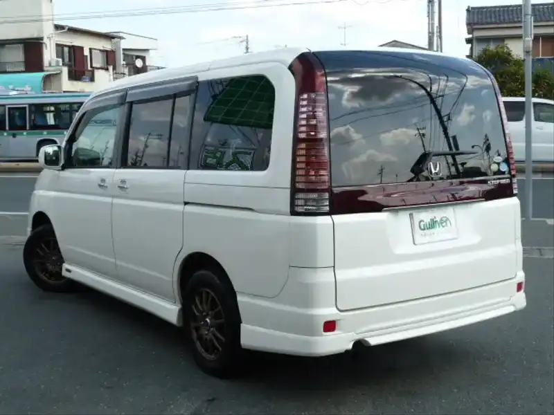 10024708 | カタログ画像：ステップワゴン（STEPWAGON） ハッピーエディション 2004年11月 CBA-RF3 2000cc プレミアムホワイト・パール 外装