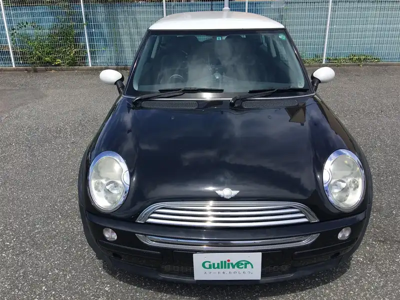 カタログ画像：ＭＩＮＩ（MINI） クーパー 2004年4月 GH-RA16 1600cc コスモス・ブラックメタリック 燃費14.4km / l  フロント
