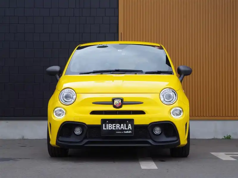 カタログ画像：アバルト５９５（ABARTH 595） コンペティツィオーネ 2018年9月 ABA-31214T 1400cc ジャッロラリー 燃費13.4km / l フロント