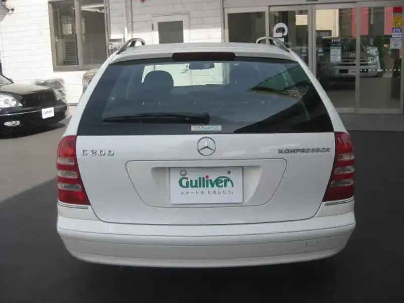 カタログ画像：Ｃクラスステーションワゴン（C-CLASS STATIONWAGON） Ｃ２００コンプレッサー ステーションワゴン 2004年4月 GH-203242 1800cc アラバスターホワイト（Ｓ） 燃費10.6km / l  バック