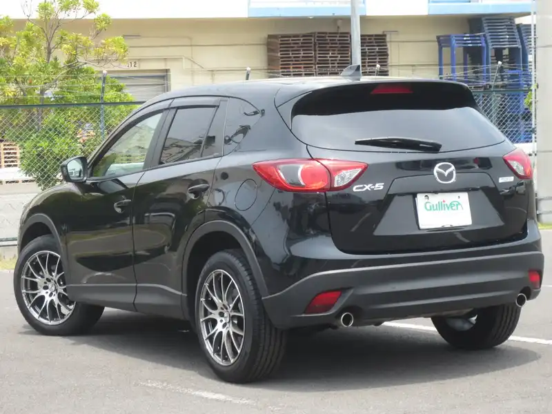 カタログ画像：ＣＸ－５（CX-5） ＸＤ ２０１３ アニバーサリー 2013年10月 LDA-KE2FW 2200cc ジェットブラックマイカ 燃費18.6km / l バック