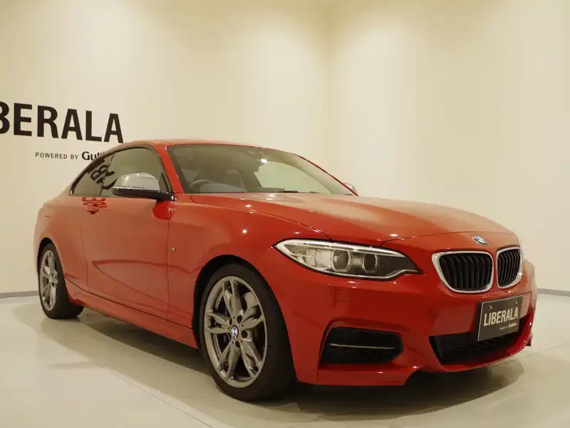 カタログ画像：２シリーズ（2 SERIES） Ｍ２３５ｉクーペ 2014年4月 DBA-1J30 3000cc メルボルン・レッド（メタリック・カラー） 燃費12.5km / l メイン（その他）