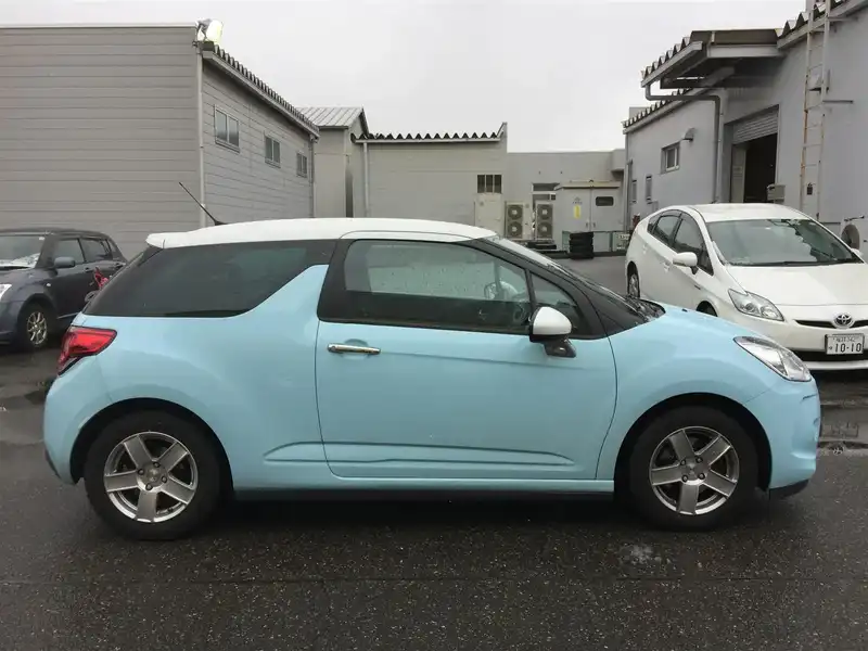 カタログ画像：ＤＳ３（DS3） シック 2010年5月 ABA-A5C5F01 1600cc 燃費12.5km / l  外装