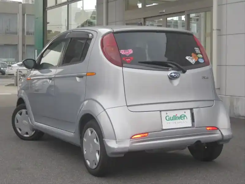 カタログ画像：Ｒ２（R2） ｉ 2006年11月 DBA-RC1 660cc シャイニーシルバー・メタリック 燃費23.0km / l  バック