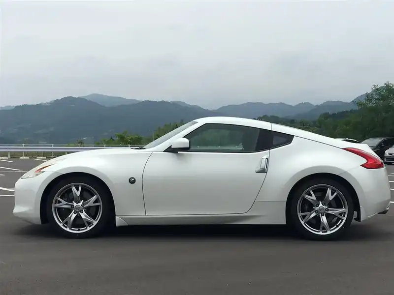 カタログ画像：フェアレディＺ（FAIRLADY Z） バージョンＳ 2008年12月 CBA-Z34 3700cc ブリリアントホワイトパール（３Ｐ） 燃費9.8km / l  外装