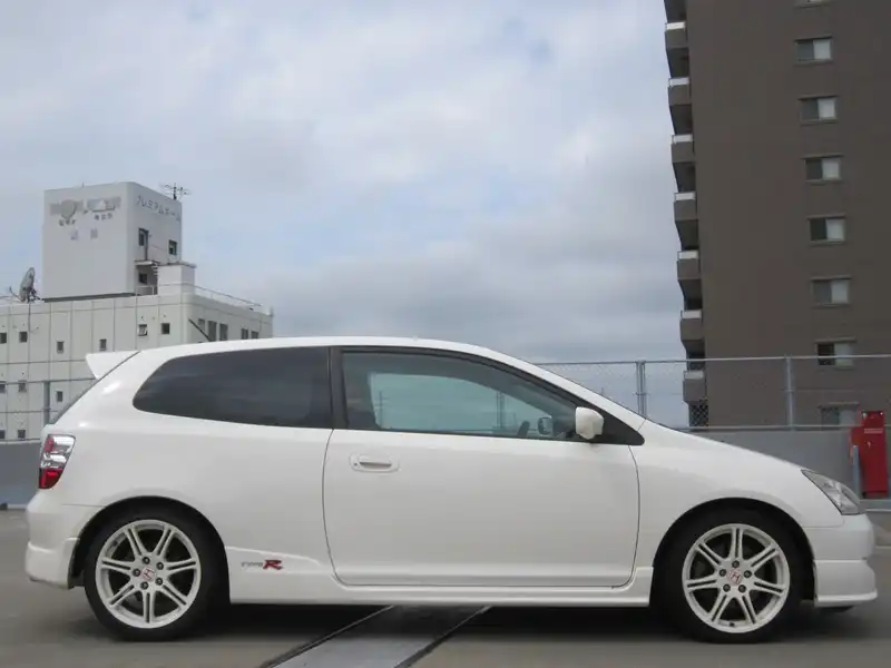 カタログ画像：シビック（CIVIC） タイプＲ 2004年1月 LA-EP3 2000cc チャンピオンシップホワイト 燃費12.4km / l  外装