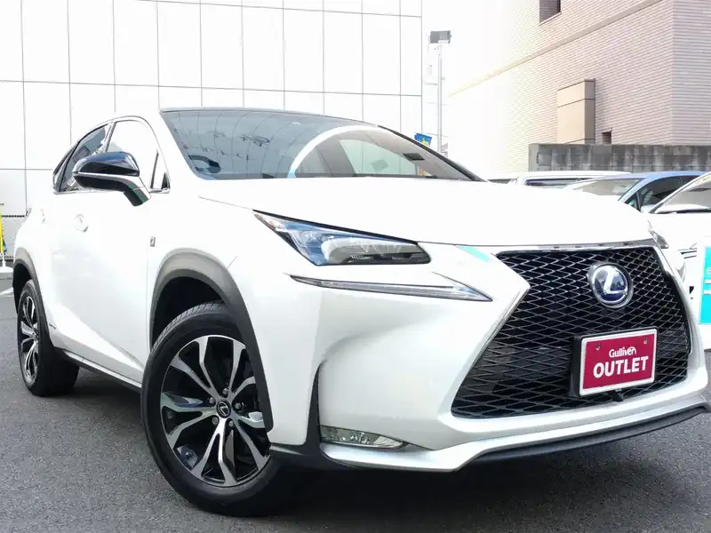 カタログ画像：ＮＸ（NX） ＮＸ３００ｈ Ｆスポーツ 2015年6月 DAA-AYZ15 2500cc ソニッククォーツorホワイトノーヴァガラスフレーク 燃費19.8km / l メイン