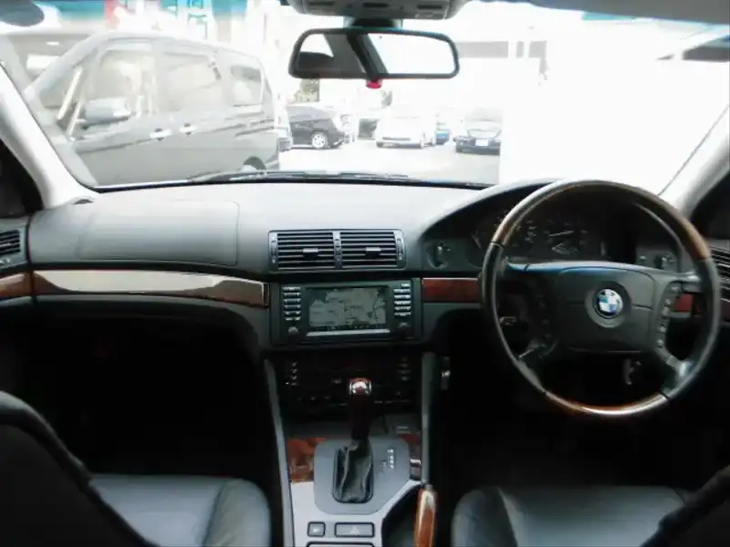 カタログ画像：５シリーズ（5 SERIES） ５３０ｉハイライン 2001年10月 GH-DT30 3000cc トレド・ブルーｏｒブルー・ウォーター 燃費8.5km / l  内装