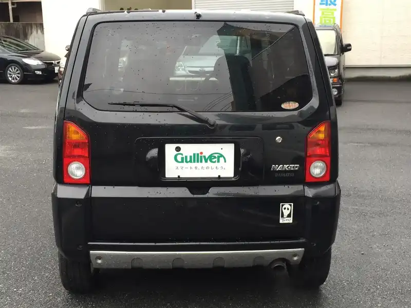 カタログ画像：ネイキッド（NAKED） ネイキッド－＠１． 2000年12月 GF-L760S 660cc ブラックマイカ 燃費15.4km / l  バック