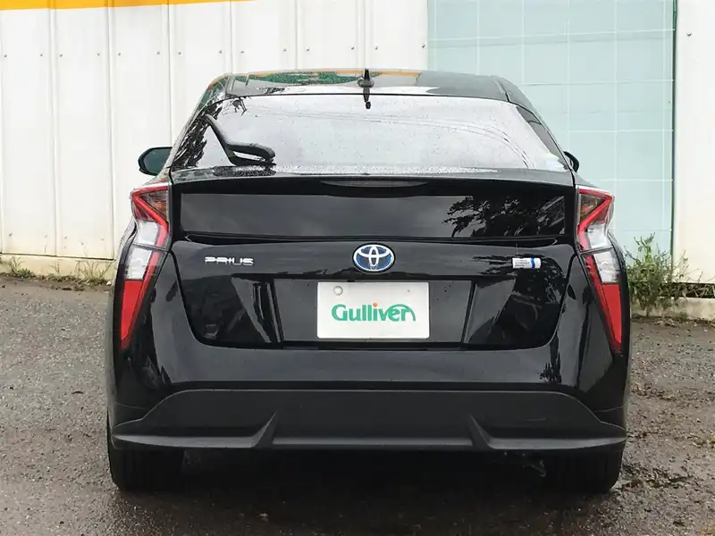 カタログ画像：プリウス（PRIUS） Ｓツーリングセレクション 2015年12月 DAA-ZVW55 1800cc アティチュードブラックマイカ 燃費34.0km / l バック