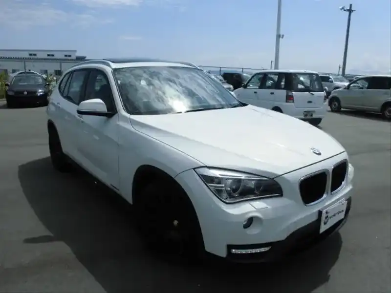 カタログ画像：Ｘ１（X1） ｘＤｒｉｖｅ ２８ｉ スポーツ 2015年4月 DBA-VM20 2000cc アルピン・ホワイトⅢ 燃費13.6km / l メイン