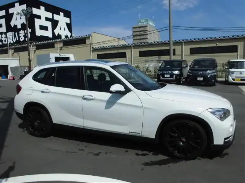 カタログ画像：Ｘ１（X1） ｘＤｒｉｖｅ ２８ｉ スポーツ 2012年9月 DBA-VM20 2000cc アルピン・ホワイトⅢ 燃費13.6km / l 外装