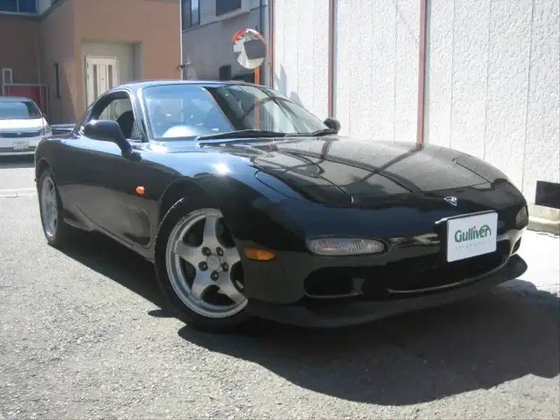 カタログ画像：アンフィニＲＸ－７（EFINI RX-7） タイプＲＳ 1997年1月 E-FD3S 1400cc ブリリアントブラック 燃費7.3km / l  フロント