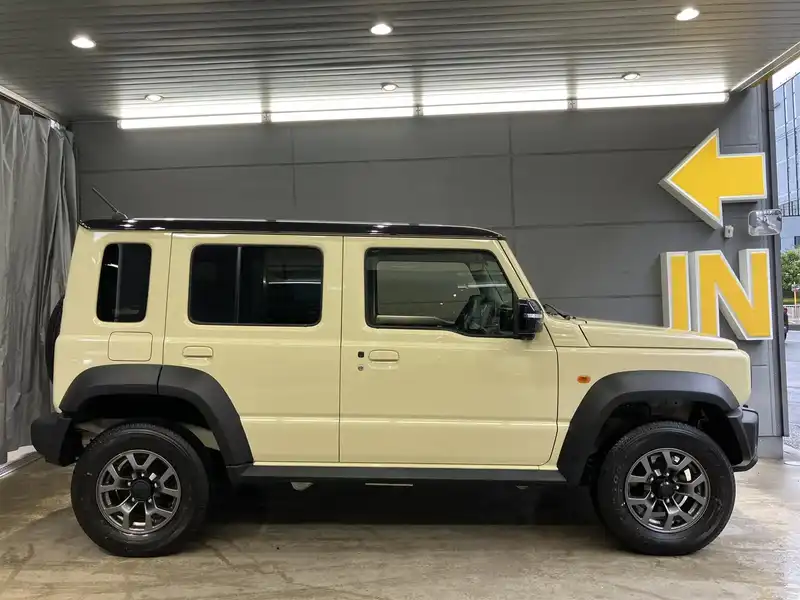カタログ画像：ジムニー（JIMNY） ＸＧ 2025年11月 3BA-JB64W 660cc 燃費14.3km / l メイン
