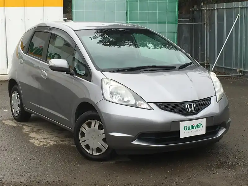 カタログ画像：フィット（FIT） Ｌ ハイウェイエディション 2008年6月 DBA-GE6 1300cc ストームシルバー・メタリック 燃費21.5km / l  メイン