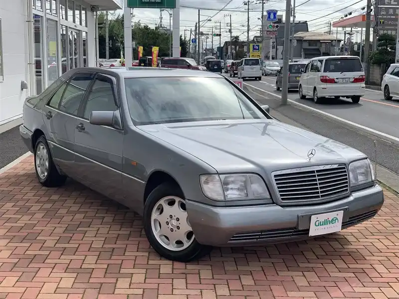 カタログ画像：Ｓクラス（S-CLASS） ３００ＳＥ 1992年10月 E-140032 3200cc 燃費6.1km / l  メイン