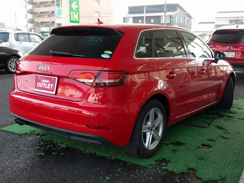 カタログ画像：Ａ３（A3） スポーツバック１．４ＴＦＳＩ 2017年1月 DBA-8VCXS 1400cc タンゴレッドメタリック 燃費19.5km / l バック