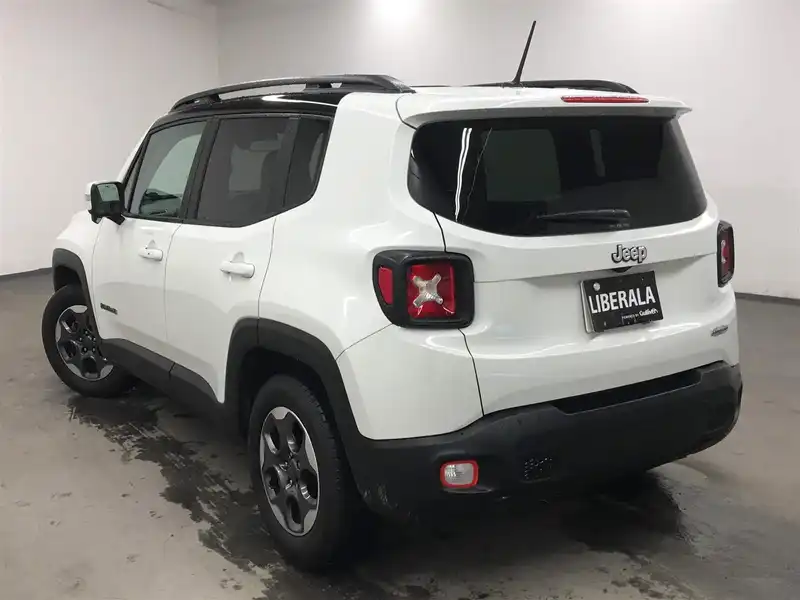 カタログ画像：ジープ・レネゲード（JEEP RENEGADE） セーフティエディション 2017年2月 ABA-BU14 1400cc アルパインホワイトクリアコート 燃費15.5km / l バック