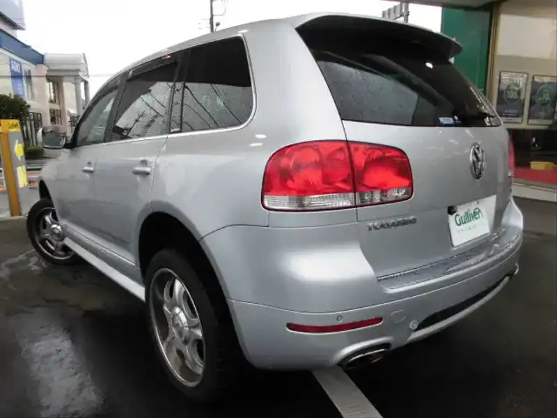 10037593 | カタログ画像：トゥアレグ（TOUAREG） Ｖ６ シュトルツ 2007年1月 GH-7LBMVS 3200cc リフレックスシルバーメタリック バック