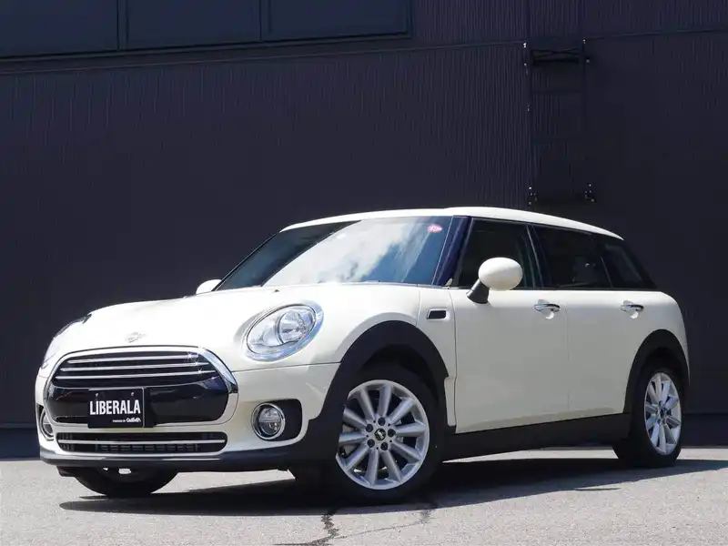 カタログ画像：ＭＩＮＩ（MINI） クーパーＤ クラブマン 2018年5月 LDA-LR20 2000cc ペッパー・ホワイト（ソリッド） 燃費22.0km / l フロント