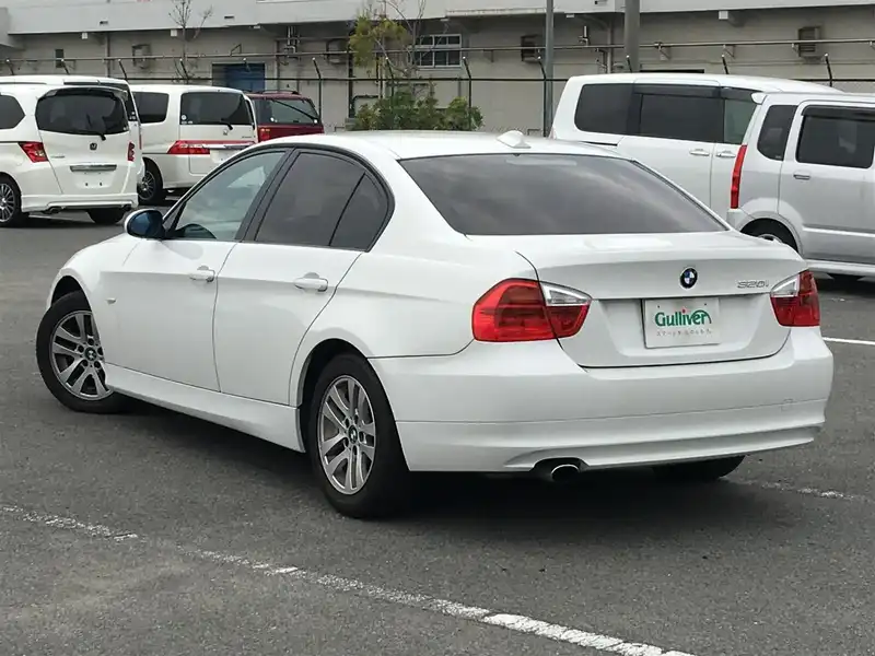 カタログ画像：３シリーズ（3 SERIES） ３２０ｉ ハイラインパッケージ 2008年10月 ABA-VA20 2000cc 燃費12.0km / l  バック