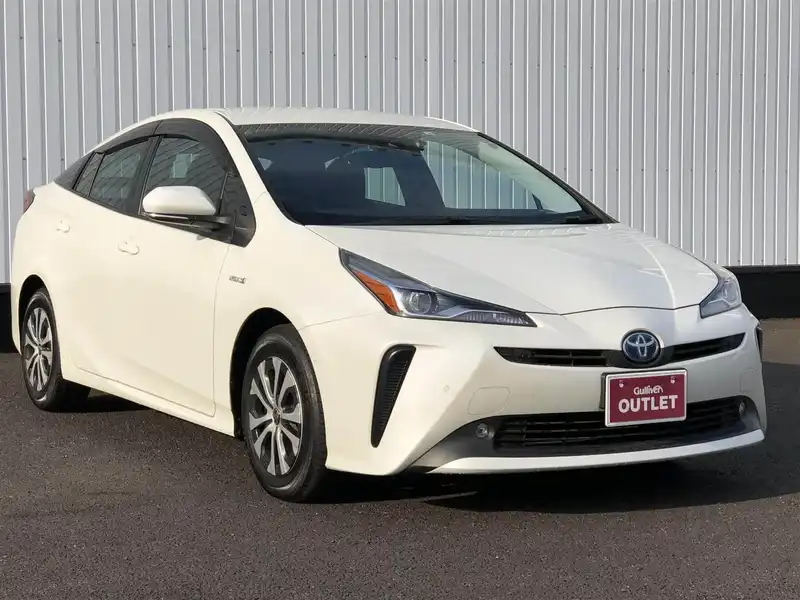 カタログ画像：プリウス（PRIUS） Ａ 2018年12月 DAA-ZVW55 1800cc スーパーホワイトⅡ 燃費34.0km / l メイン（その他）