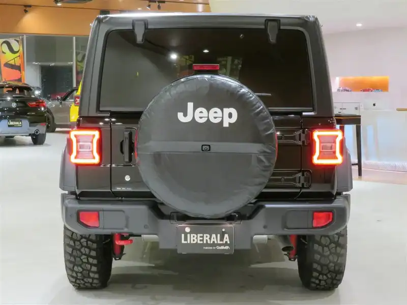 カタログ画像：ジープ・ラングラーアンリミテッド（JEEP WRANGLER UNLIMITED） ルビコン 2019年10月 ABA-JL36L 3600cc ブラッククリアコート 燃費9.0km / l バック