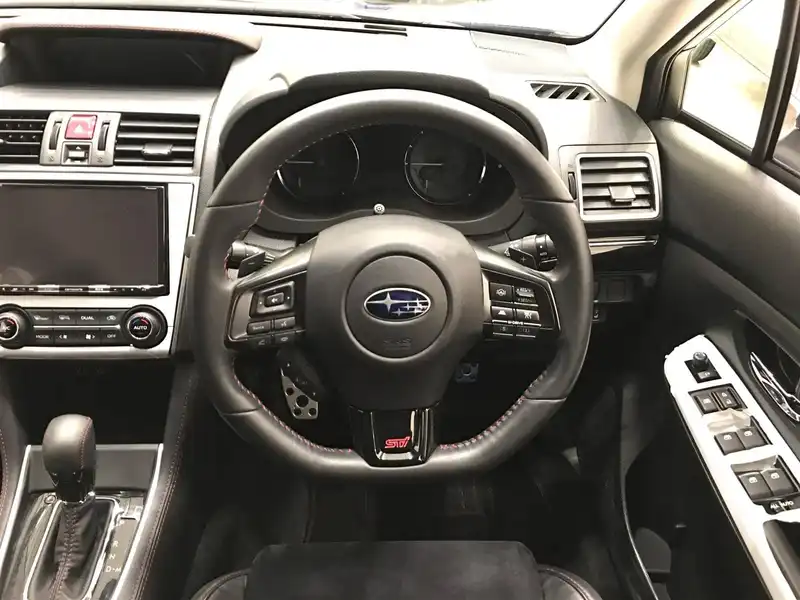 カタログ画像：レヴォーグ（LEVORG） １．６ＳＴＩスポーツアイサイト ブラックセレクション 2019年6月 DBA-VM4 1600cc ＷＲブルー・パール 燃費16.0km / l 内装