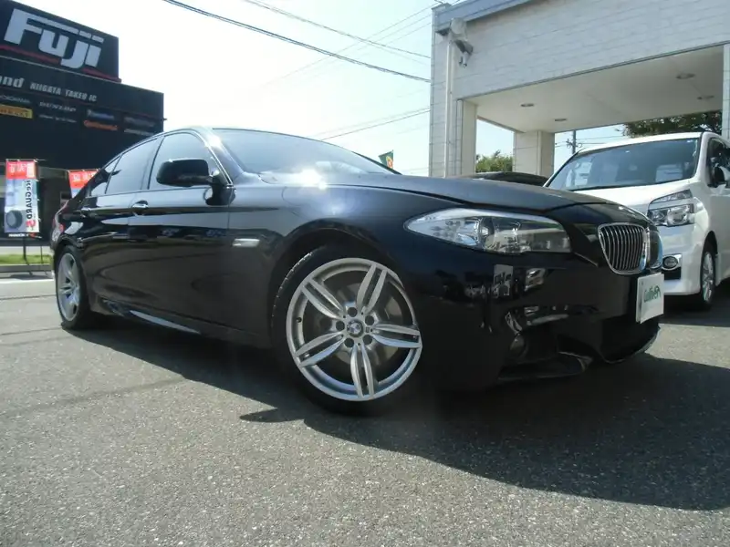 10082619 | カタログ画像：５シリーズ（5 SERIES） ５２８ｉ Ｍスポーツパッケージ 2011年11月 DBA-XG28 2000cc メイン（その他）